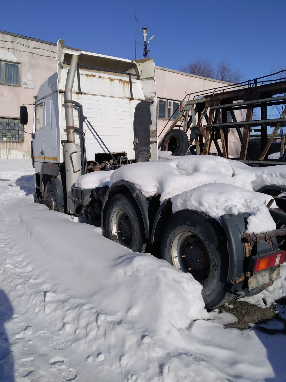 МАЗ 6430  2011 года, 6х4, 327 л.с.