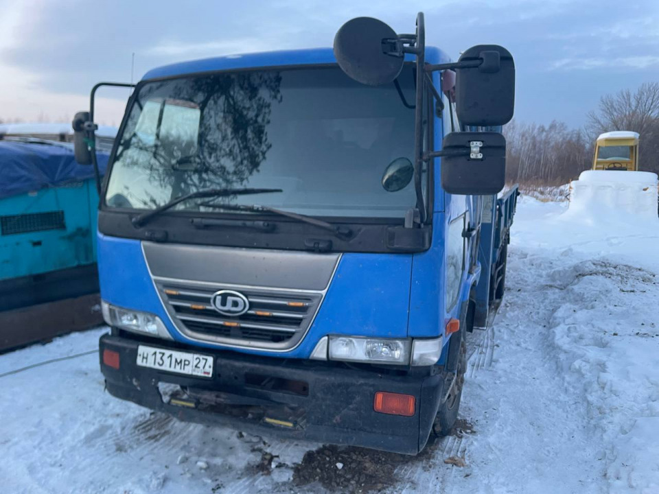 Nissan UD  2011 года, 3000 т