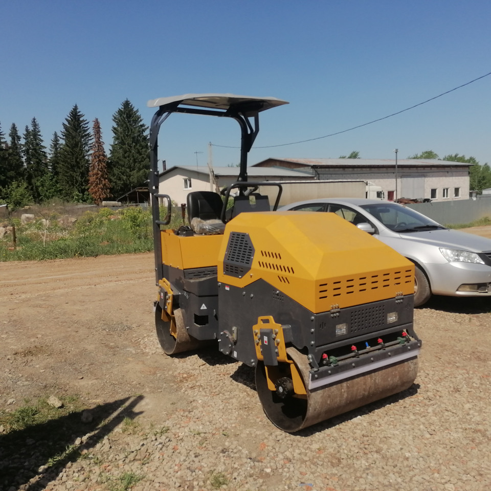  Каток Caterpillar YL-2.5  2025 года