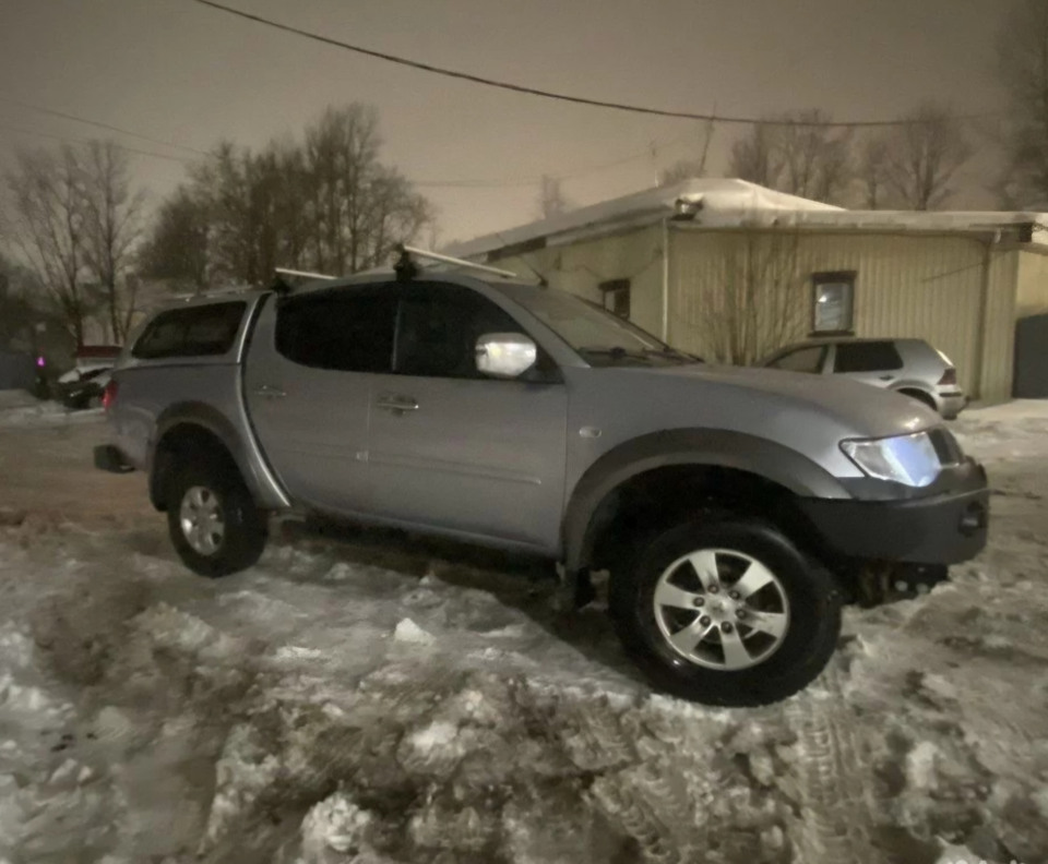Mitsubishi L200 2.5Di-D 4wd mt
