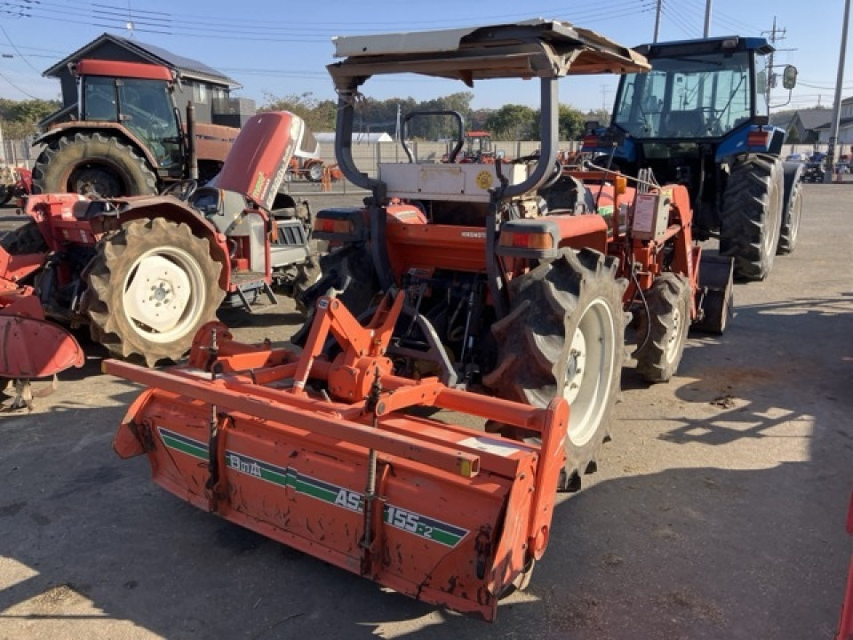  Трактор  Hinomoto NX260  1999 года
