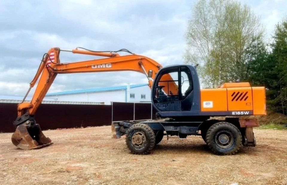  Экскаватор  UMG E185W  2022 года