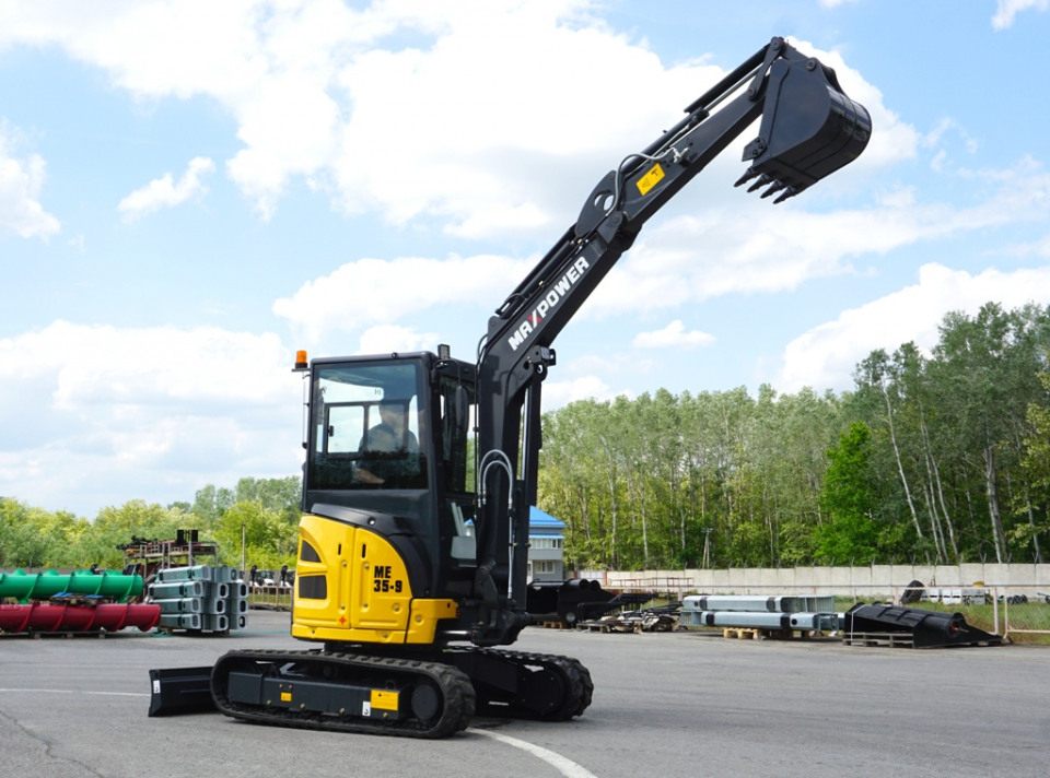  Мини-экскаватор MaxPower ME35.9  2025 года
