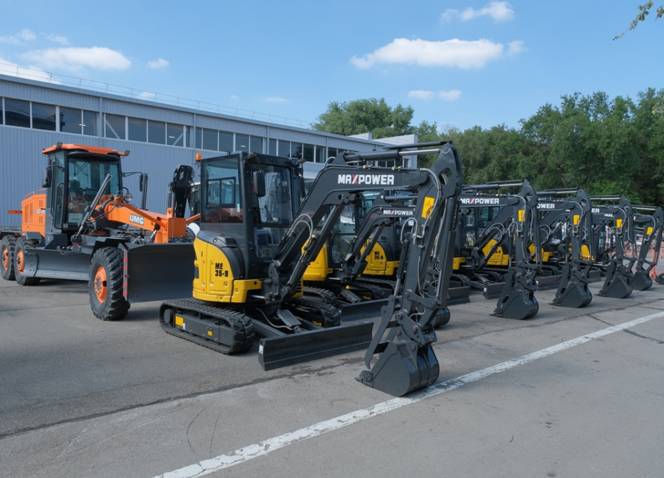 MaxPower Мини-экскаватор MaxPower ME35.9  2025 года