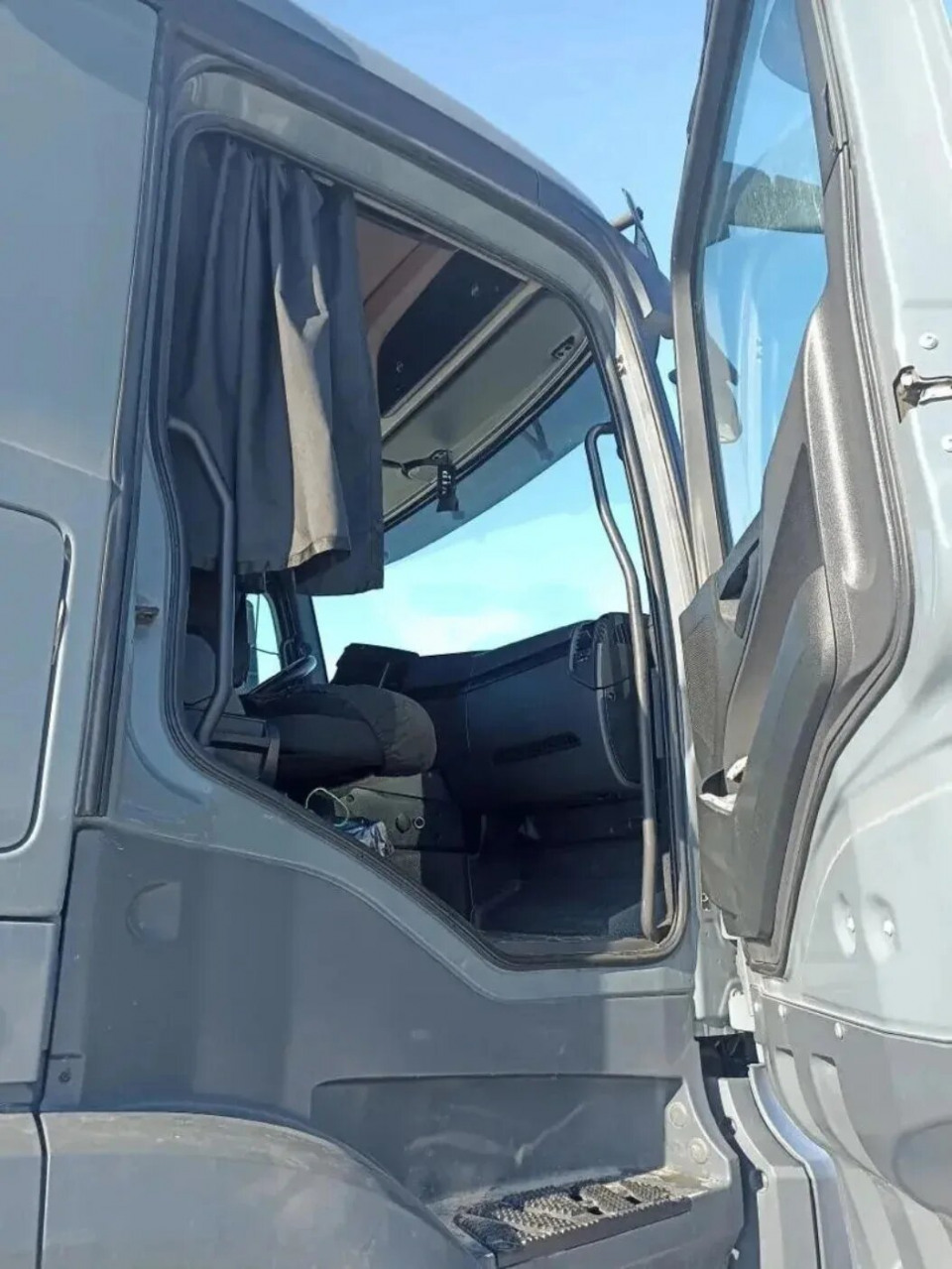 Mercedes-Benz Arocs 3348AS  2021 года, 6х6, 480 л.с.