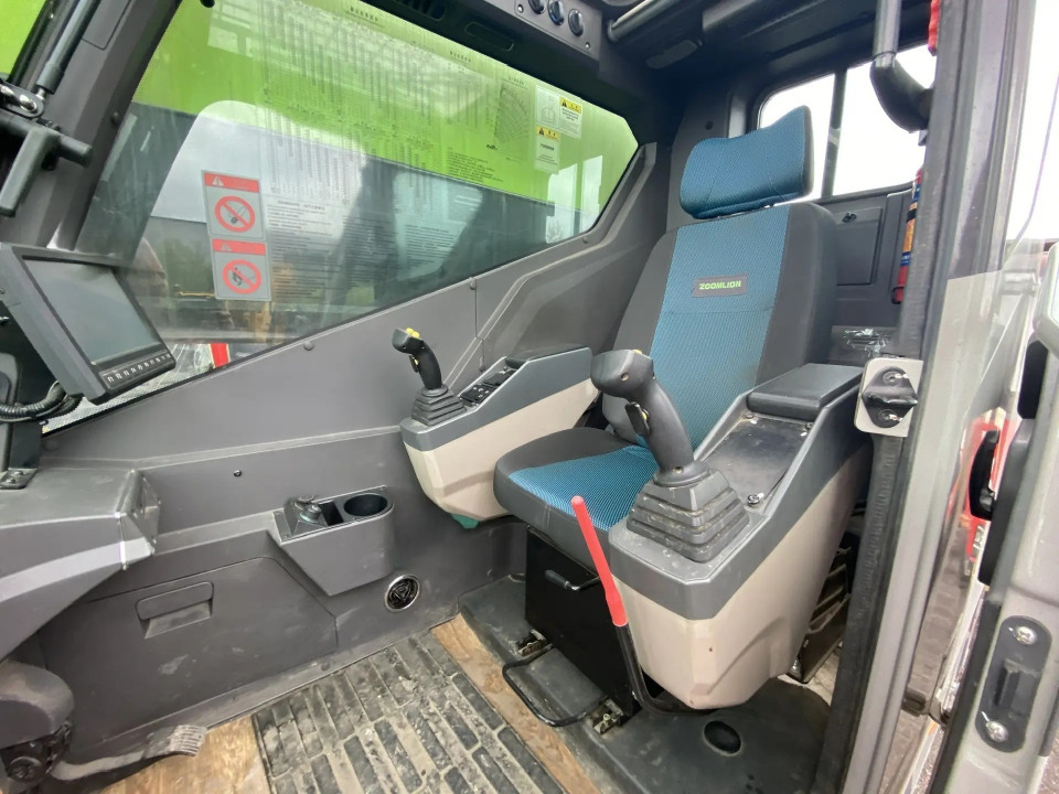  Автокран Zoomlion ZTC250V  2023 года