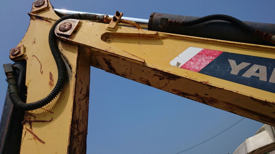  Экскаватор  YANMAR B-22  2002 года