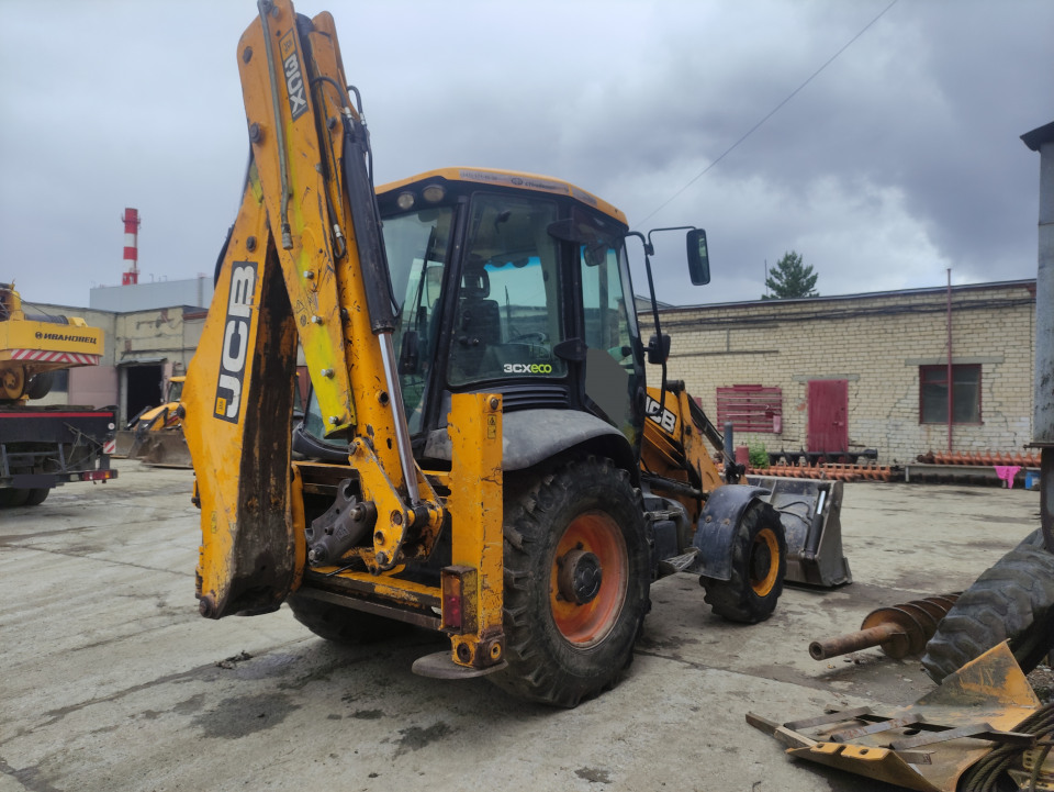  Экскаватор-погрузчик JCB 3CX  2011 года