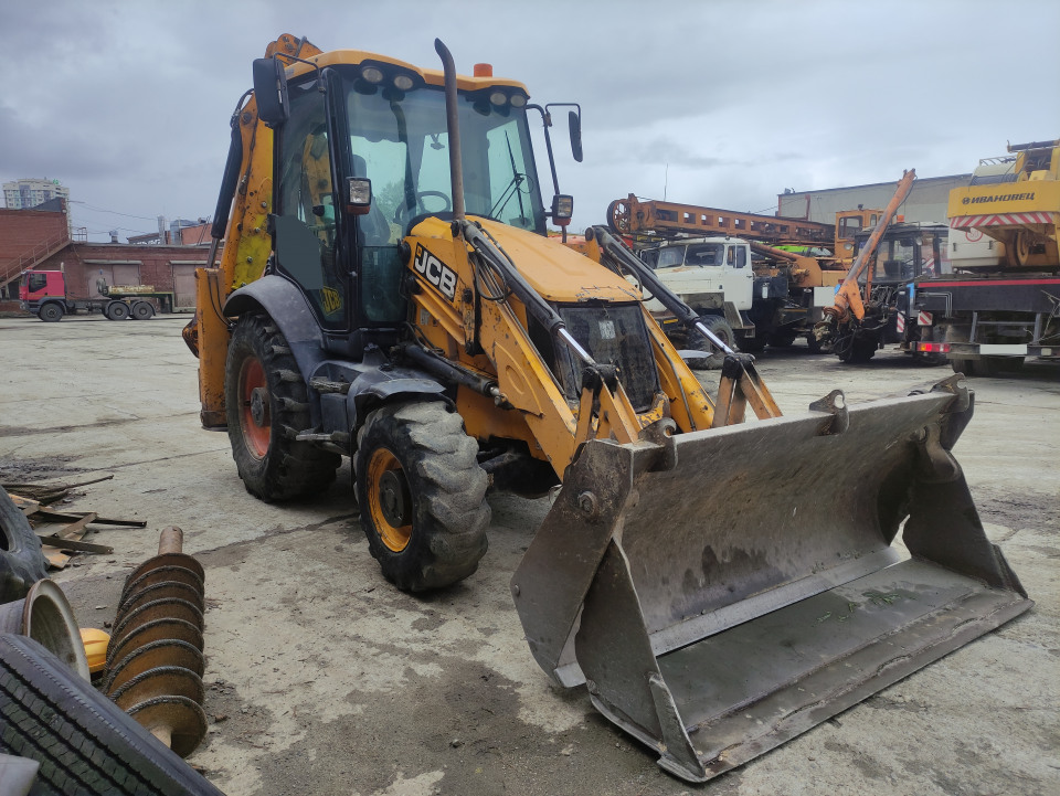 Экскаватор-погрузчик JCB 3CX  2011 года